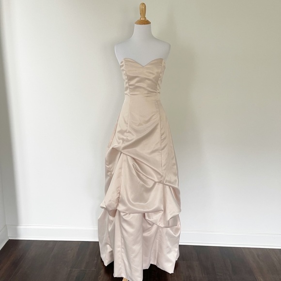 Jessica McClintock Strapless Formal Dress - Picture 1 of 3